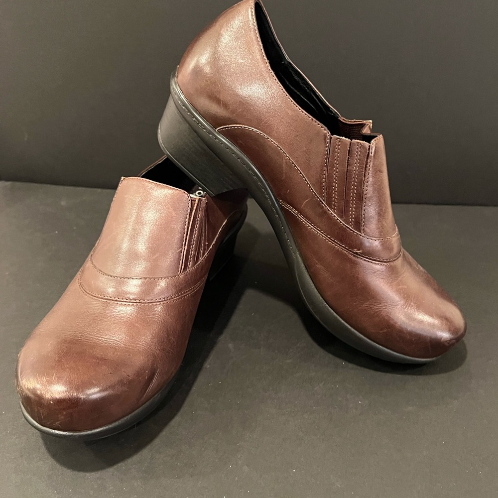 Abeo Colbie slip-on ankle boot size 9.